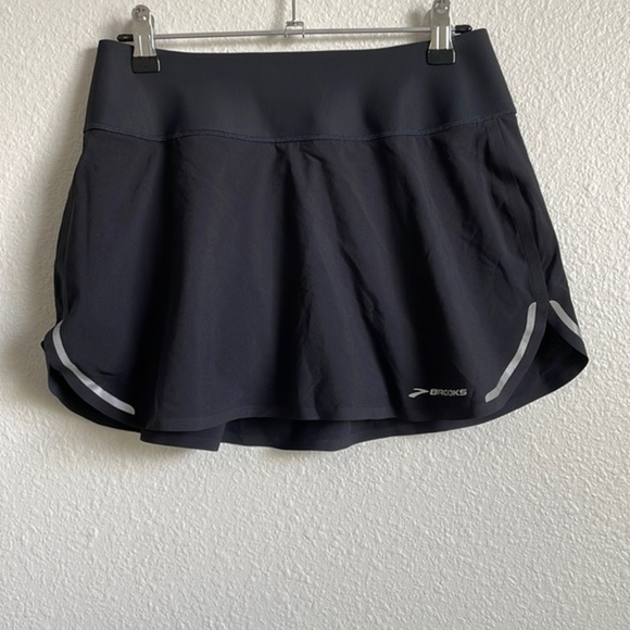 Brooks running skirt with built in shorts - Picture 1 of 5
